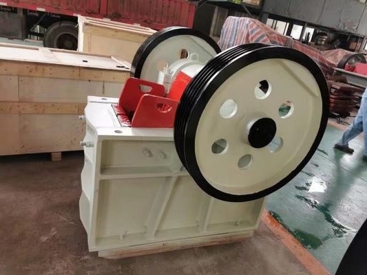 Mesin Jaw Crusher 15Kw 5-20 TPH Penambangan Skala Kecil Rock Crusher PE250 * 400