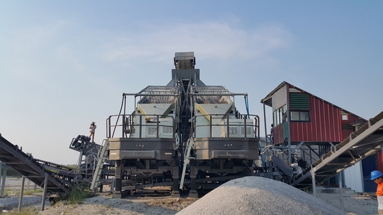 Mobile Concrete Block Crusher Tambang Tembaga Bijih Besi 130 TPH Mesin Penghancur Semen