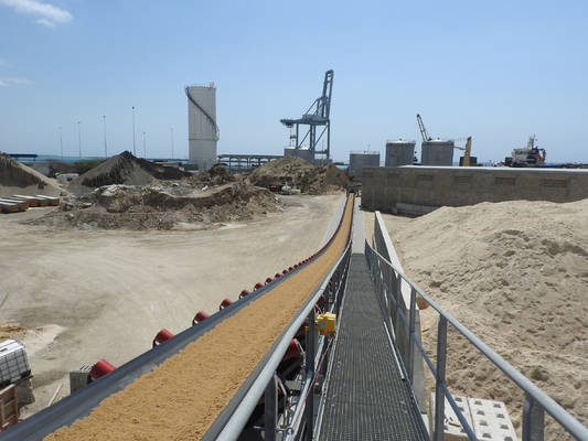 Rubber Fixed Transfer Belt Conveyor Tahan Panas Universal Untuk Sistem Transportasi