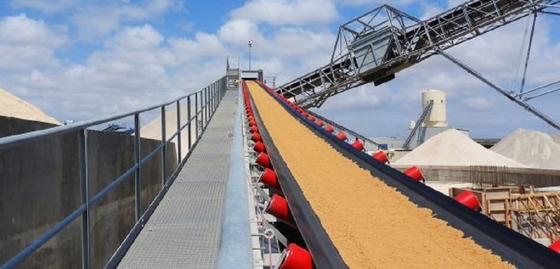 Kendaraan Truck Loading Transfer Belt Conveyor 3000 TPH Cenderung Penambangan Kontainer Tambang