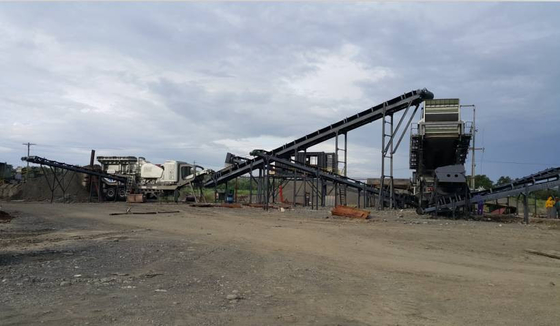 PEW760 130.2Kw Penghancur Batubara Dan Pabrik Penyaringan Portabel Jaw Crusher Mobile