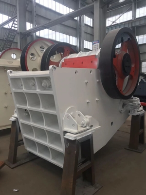 Symons Cone Jaw Crusher Machine Eropa Type Rock Hammer Crusher C125
