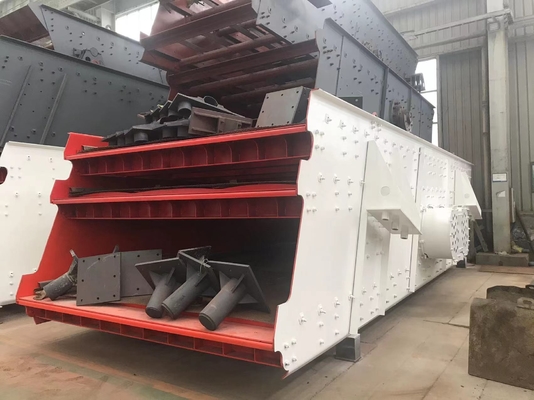 Mining Multi Layer Wire Mesh Vibrating Screen 415V Dengan 1-4 Lapisan Dek