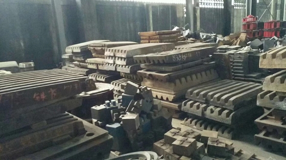 H3244 Jaw Stone Crusher Spare Parts Mangan Crusher Liners Untuk Menghancurkan Batu