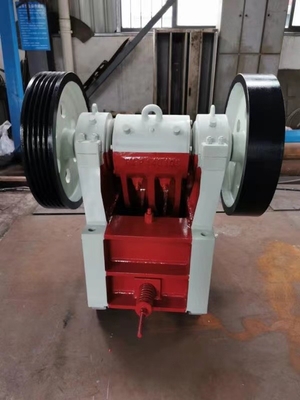Mesin Jaw Crusher 15Kw 5-20 TPH Penambangan Skala Kecil Rock Crusher PE250 * 400