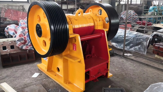 Kuning dan Putih Shanbao Crusher PE series dan 10 X 36 Jaw Crusher Stone Grey Mining Rock Crusher Konstruksi