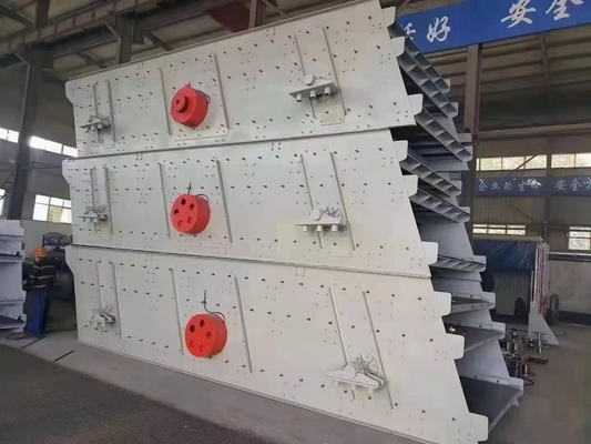 Mining Multi Layer Wire Mesh Vibrating Screen 415V Dengan 1-4 Lapisan Dek