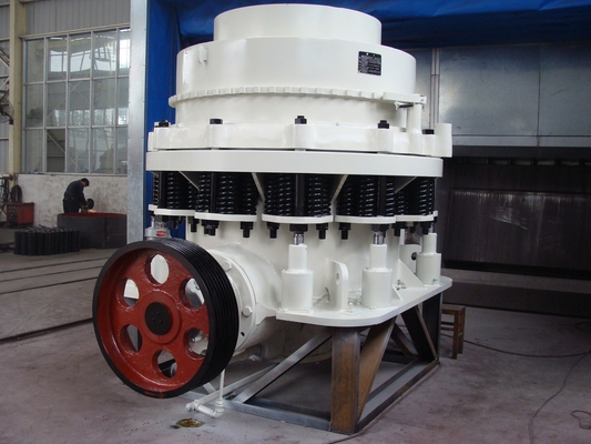 480 TPH Spring Cone Crusher Machine Mn13Cr2 PYB 600 Peralatan Penghancur Dan Pertambangan