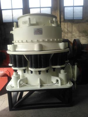 Agregat Stone Spring Cone Crusher Machine 3FT 4.25FT Warna yang disesuaikan