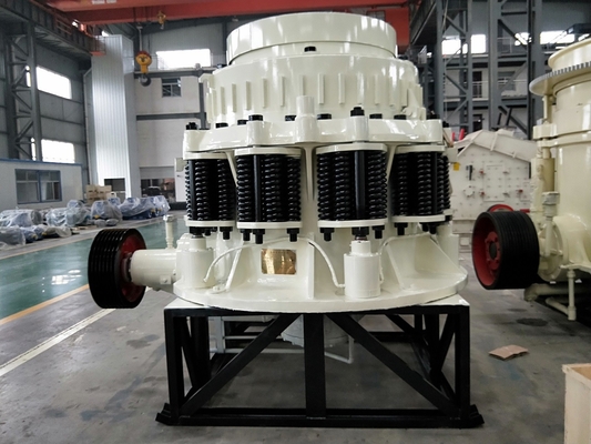 235mm Symons 5.5 Cone Crusher Machine 220Kw untuk Pemrosesan Puing-puing Pembongkaran
