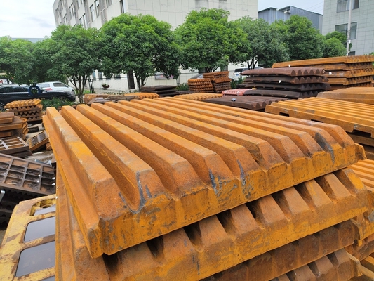 Suku Cadang Mesin Penghancur Batu CJ412 PE750 * 1060 Tetap Bergerak