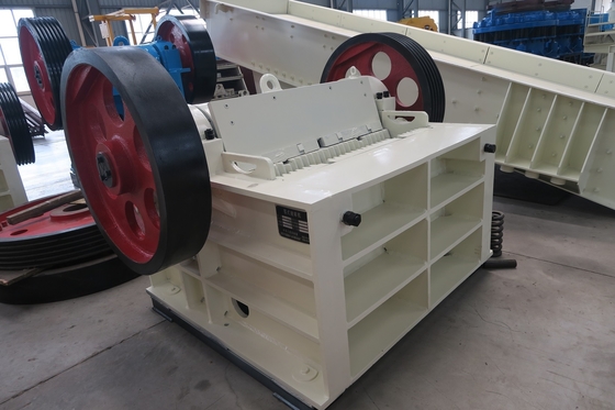 Mesin Jaw Crusher Kustom Kapasitas Lebih Besar PE400 * 600 Penghancur Batu Kapur Untuk Tambang