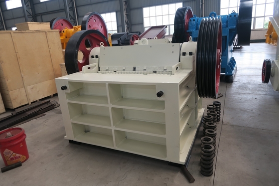 Mesin Jaw Crusher Kustom Kapasitas Lebih Besar PE400 * 600 Penghancur Batu Kapur Untuk Tambang