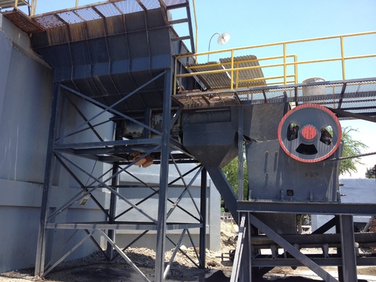 Kuning dan Putih Shanbao Crusher PE series dan 10 X 36 Jaw Crusher Stone Grey Mining Rock Crusher Konstruksi