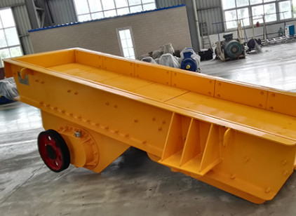 Pengumpan Baki Getaran 30KW Quarry Hopper Seri ZSW Pengumpan Getar 500 TPH