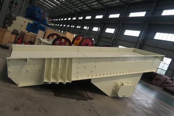 Mesin Pengumpan Hopper Bergetar 580mm Model ZSW1149 Kapasitas Besar, Pengumpan Layar Bergetar