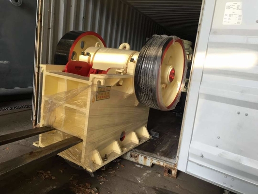 Mini Small Mobile Jaw Crusher Track Gold Ore Rock Crusher Ukuran Makan 500mm