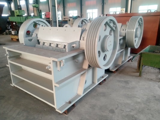 Mesin Jaw Crusher 37Kw PE400 * 600 Penghancur Batu Tambang Kapasitas Besar
