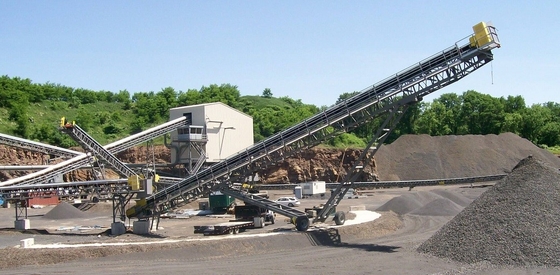 20kw 80TPH Transfer Belt Conveyor Tambang Batubara Portabel Mini Konveyor PE200 PE500