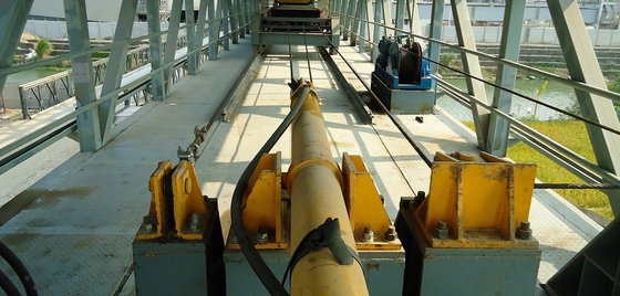 380V Coal Mine Transfer Belt Conveyor 250kW Karet Dinding Samping Miring