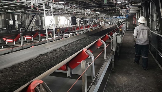 Konveyor Sabuk Bertenaga Tahan Api Minyak 440V Tambang Pertambangan Semen