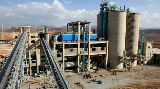 Mobile Telescopic Industrial Belt Conveyor 5.5Kw - 90Kw Untuk Skrining Penghancur Batu Tambang