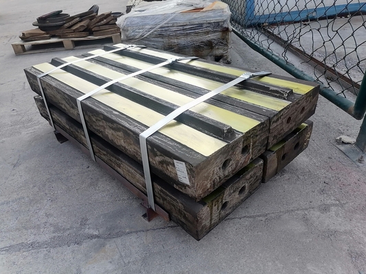 Cr26 Stone Crusher Spare Parts CI231 High Chrome Hammer Impact Crusher Wear Parts PF1315, Trio bagian crusher