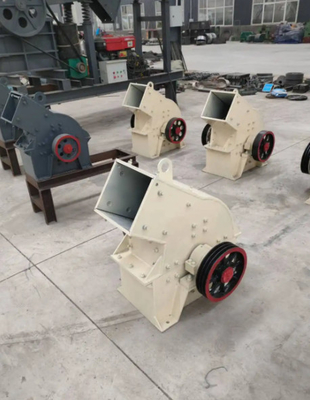 22Kw Portable Hammer Crusher Machine 25 TPH Berukuran Kecil Dan Sedang Untuk Batu Bata
