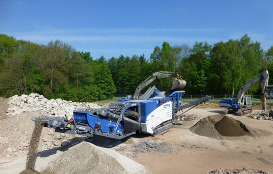 330t / H Digunakan Mobile Crusher 200 TPH MR110ZI EVO2 Mobile Vibrating Screen Buatan Jerman